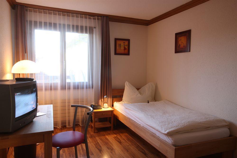 Hotel Alpha Thun Kültér fotó