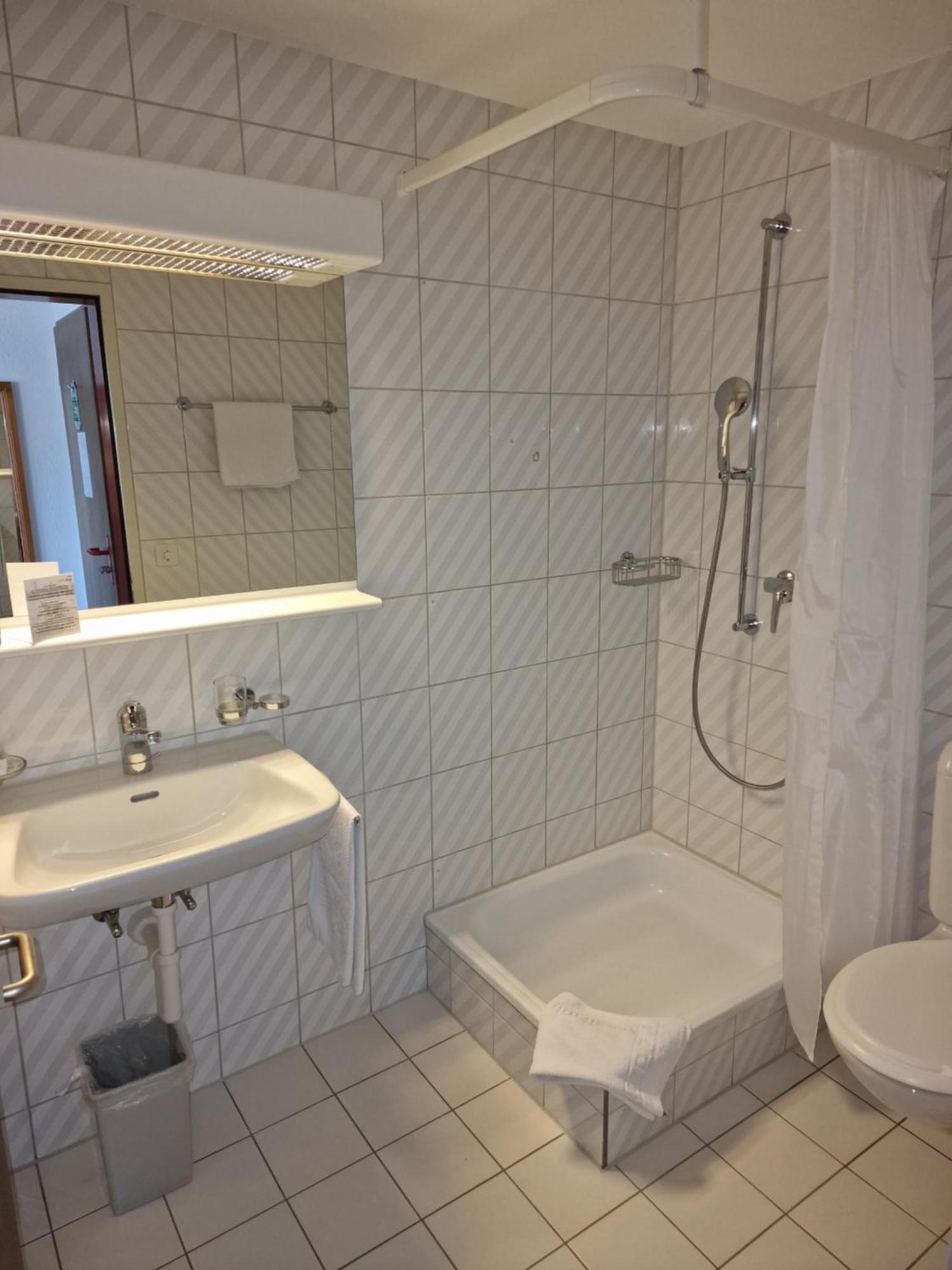 Hotel Alpha Thun Kültér fotó