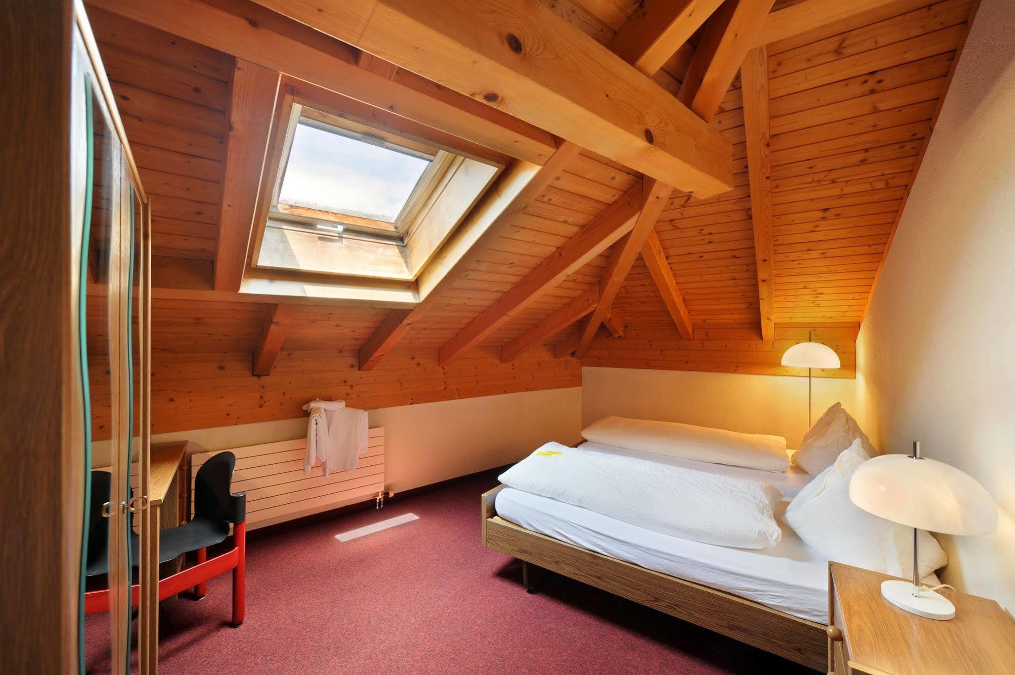 Hotel Alpha Thun Kültér fotó